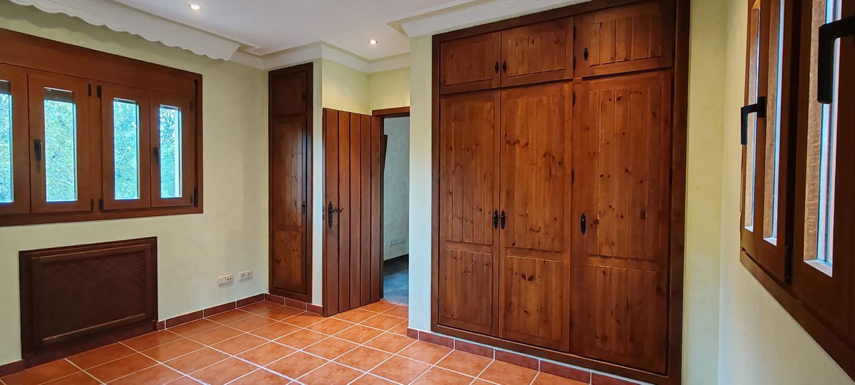 Huis te koop in Estepona | 5 slaapkamers H5358481