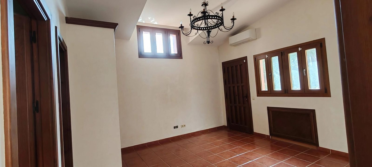 Huis te koop in Estepona | 5 slaapkamers H5358481