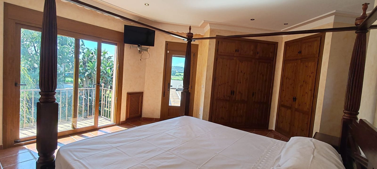 Huis te koop in Estepona | 5 slaapkamers H5358481
