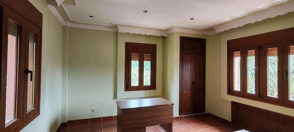 Huis te koop in Estepona | 5 slaapkamers H5358481