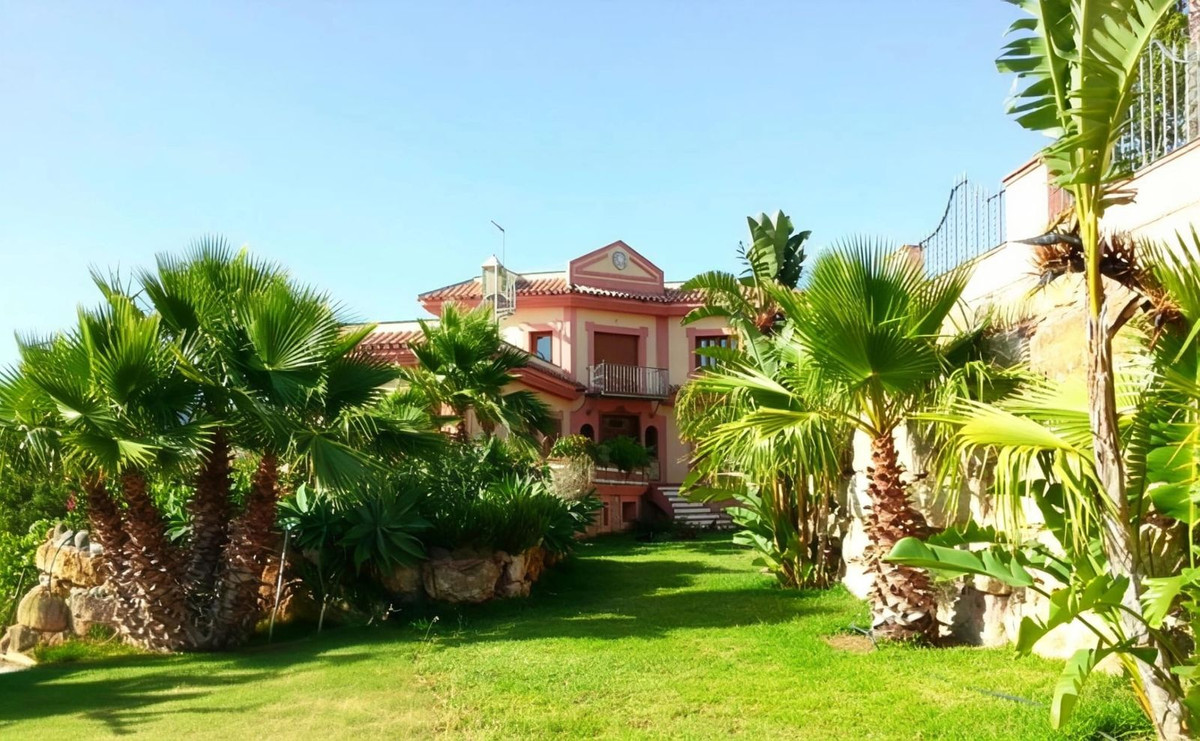 Huis te koop in Estepona | 5 slaapkamers H5358481