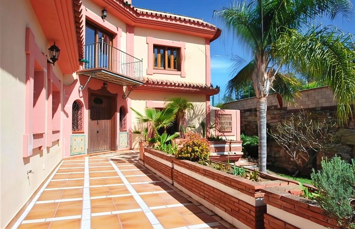 Huis te koop in Estepona | 5 slaapkamers H5358481