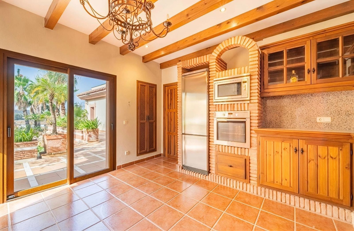 Huis te koop in Estepona | 5 slaapkamers H5358481