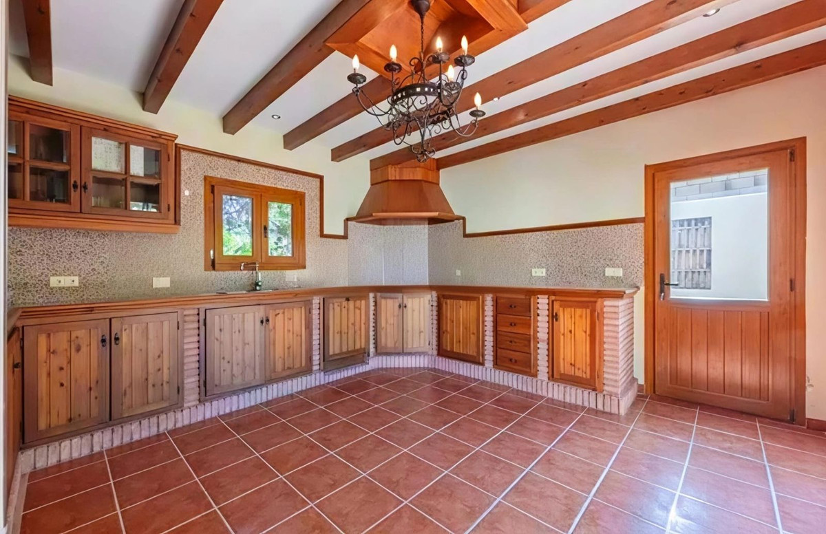 Huis te koop in Estepona | 5 slaapkamers H5358481