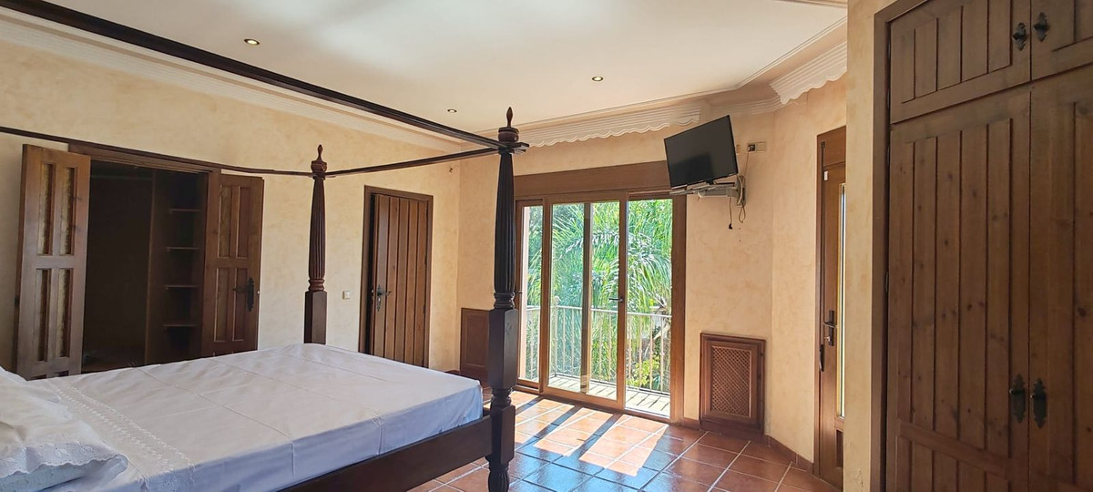 Huis te koop in Estepona | 5 slaapkamers H5358481