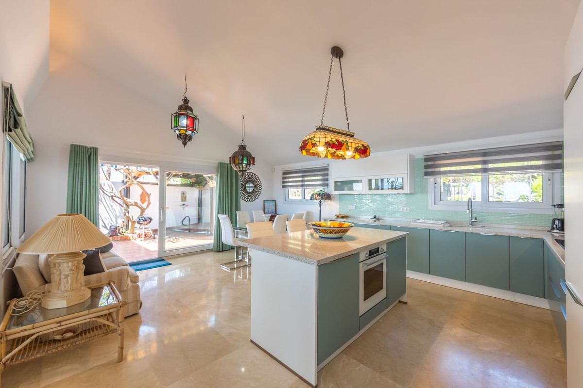 Huis te koop in Estepona | 3 slaapkamers H5359294