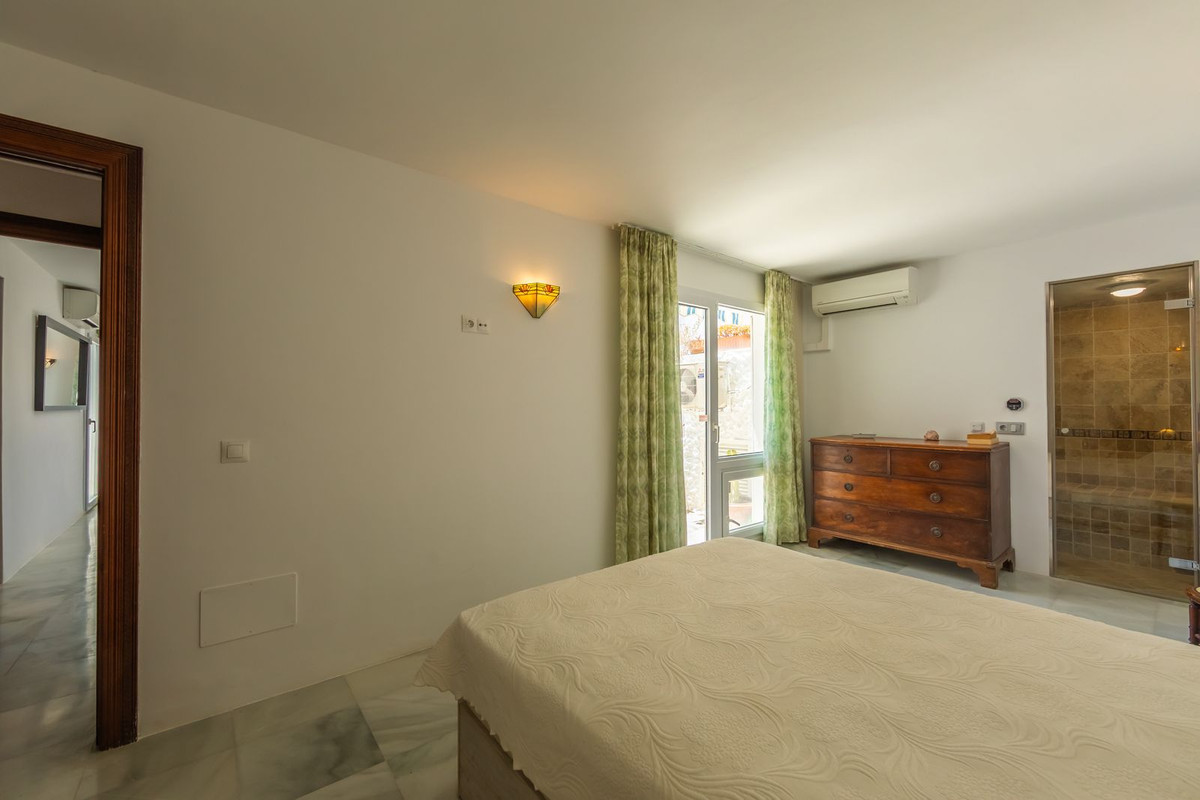Huis te koop in Estepona | 3 slaapkamers H5359294