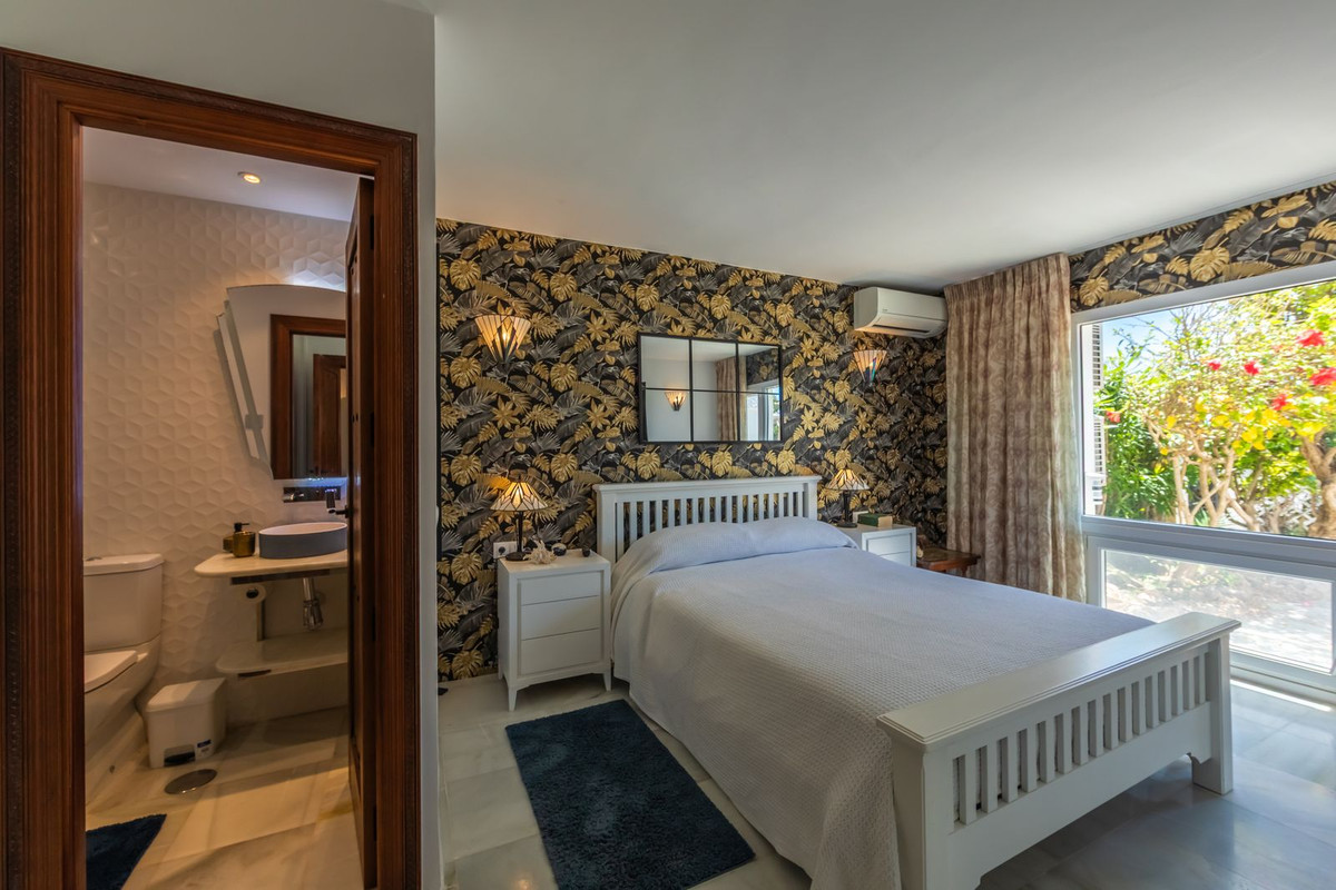 Huis te koop in Estepona | 3 slaapkamers H5359294