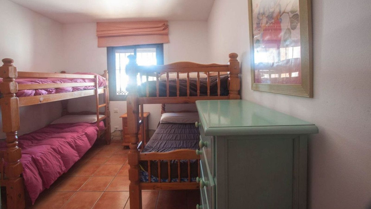 Huis te koop in Estepona | 6 slaapkamers H5361070