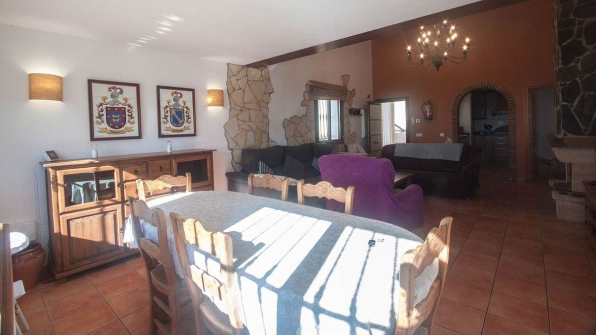Huis te koop in Estepona | 6 slaapkamers H5361070