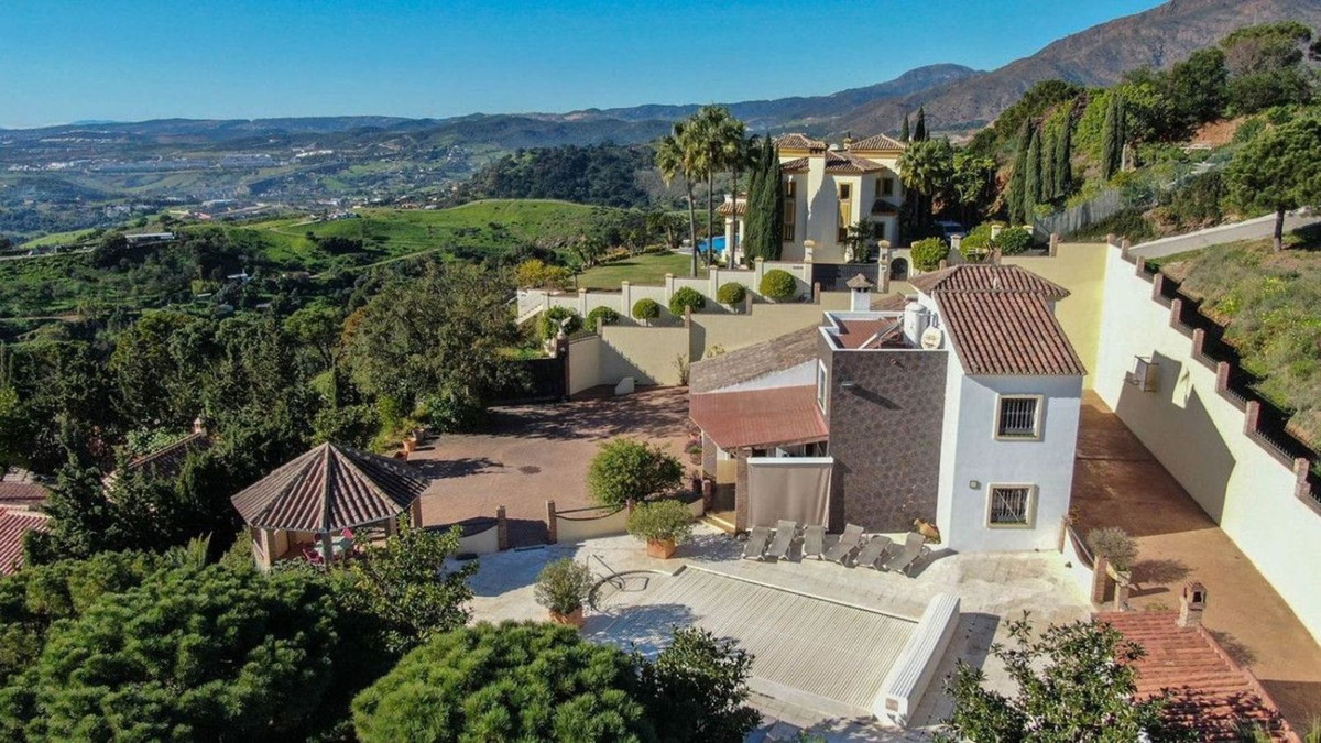 Huis te koop in Estepona | 6 slaapkamers H5361070