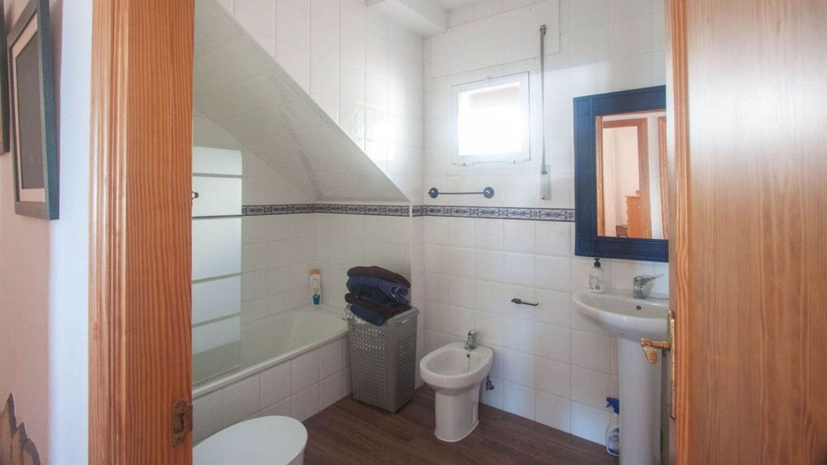 Huis te koop in Estepona | 6 slaapkamers H5361070