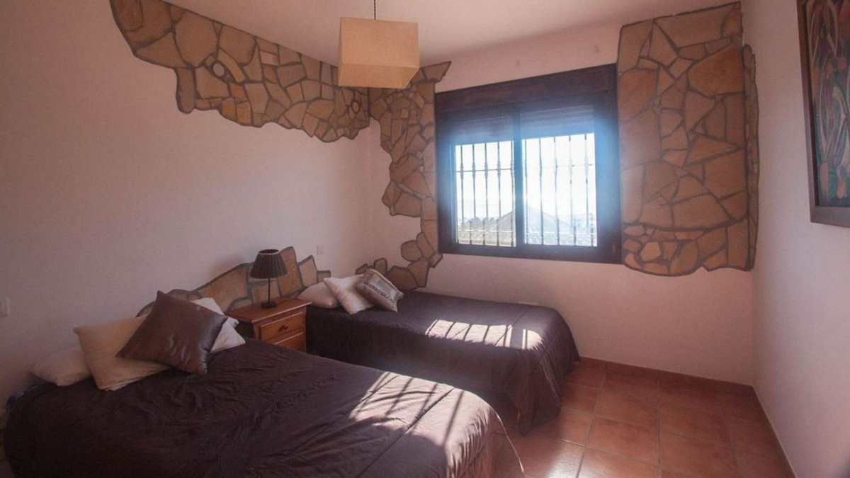Huis te koop in Estepona | 6 slaapkamers H5361070