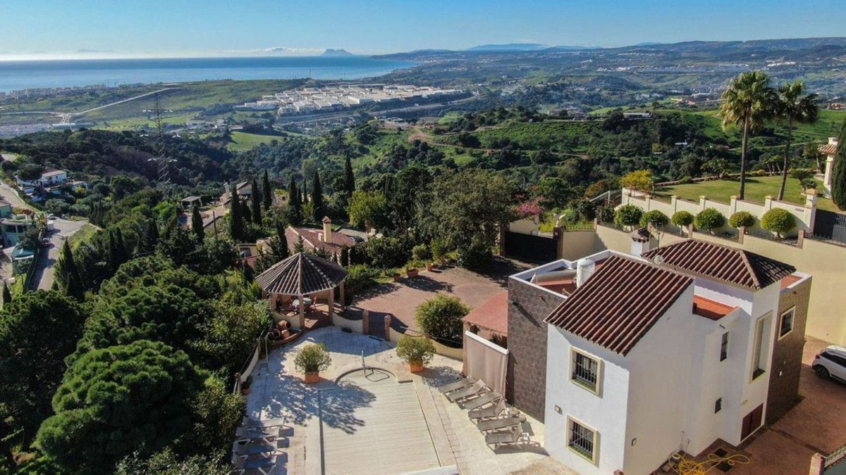 Huis te koop in Estepona | 6 slaapkamers H5361070