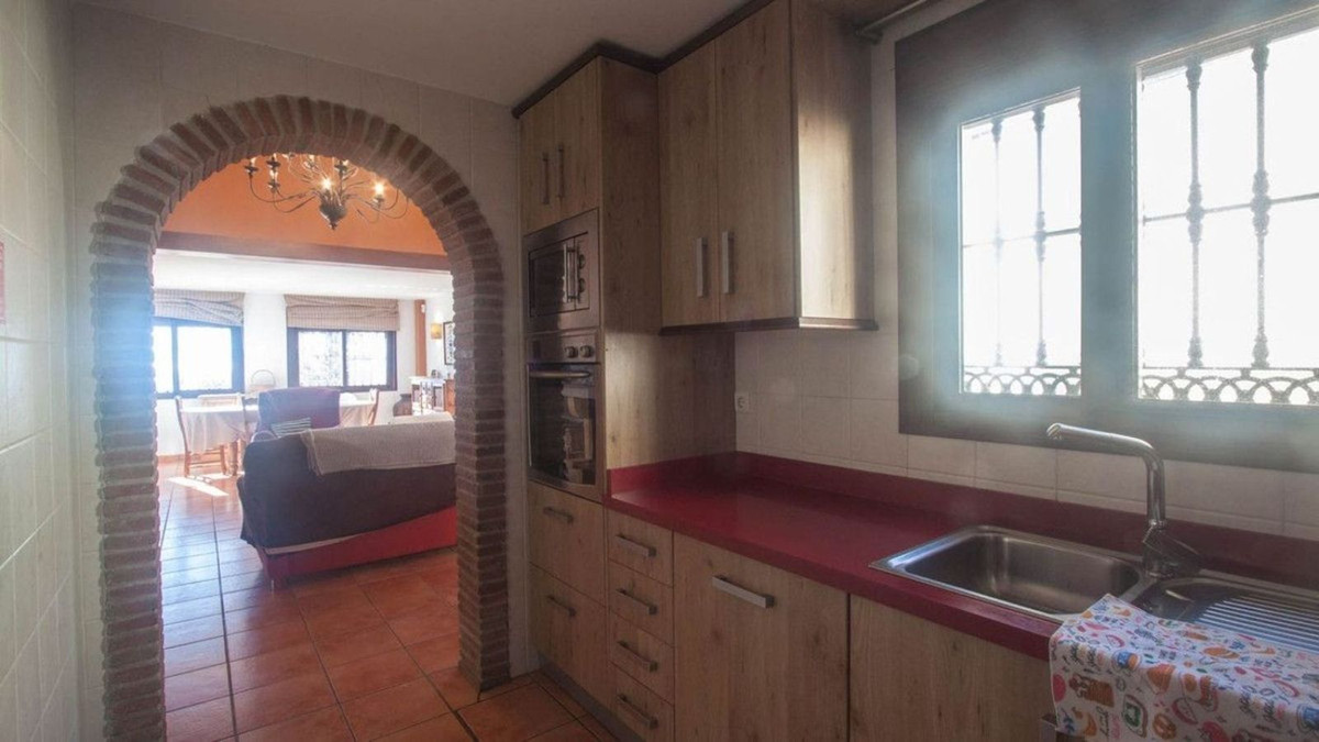 Huis te koop in Estepona | 6 slaapkamers H5361070
