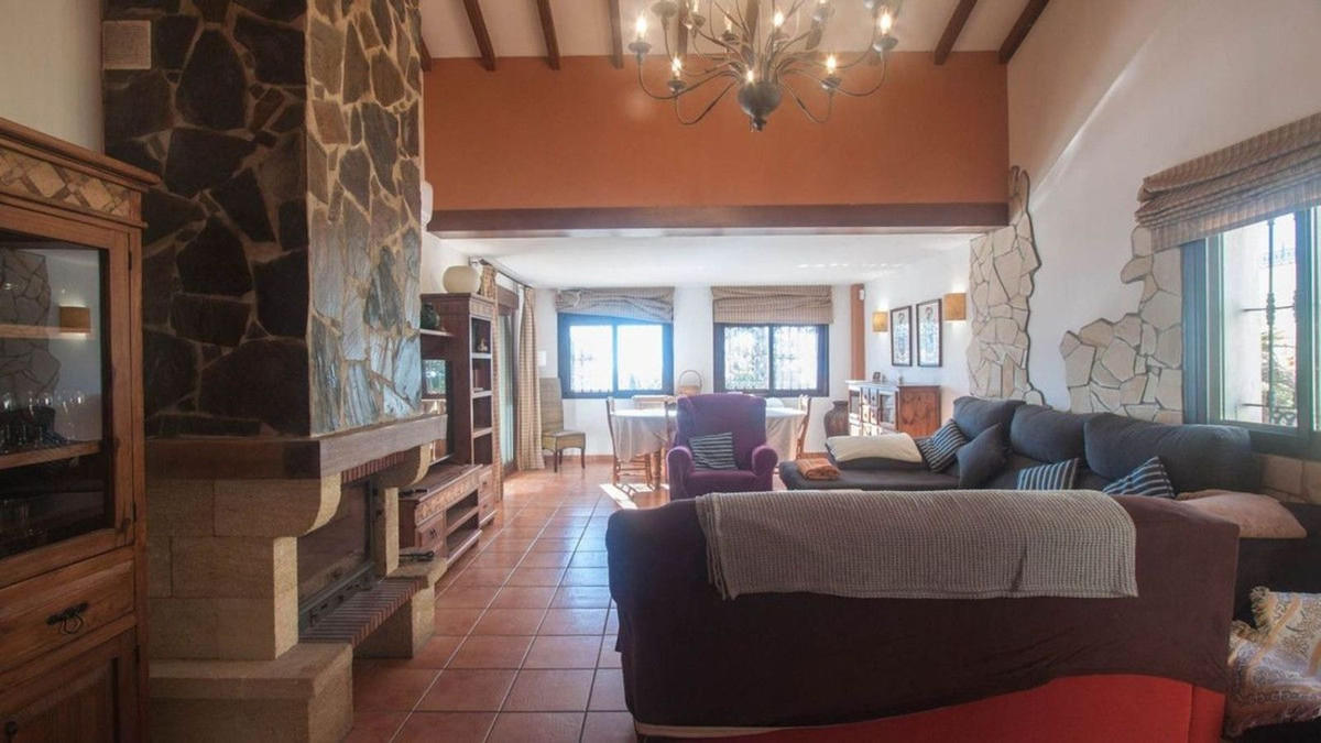 Huis te koop in Estepona | 6 slaapkamers H5361070