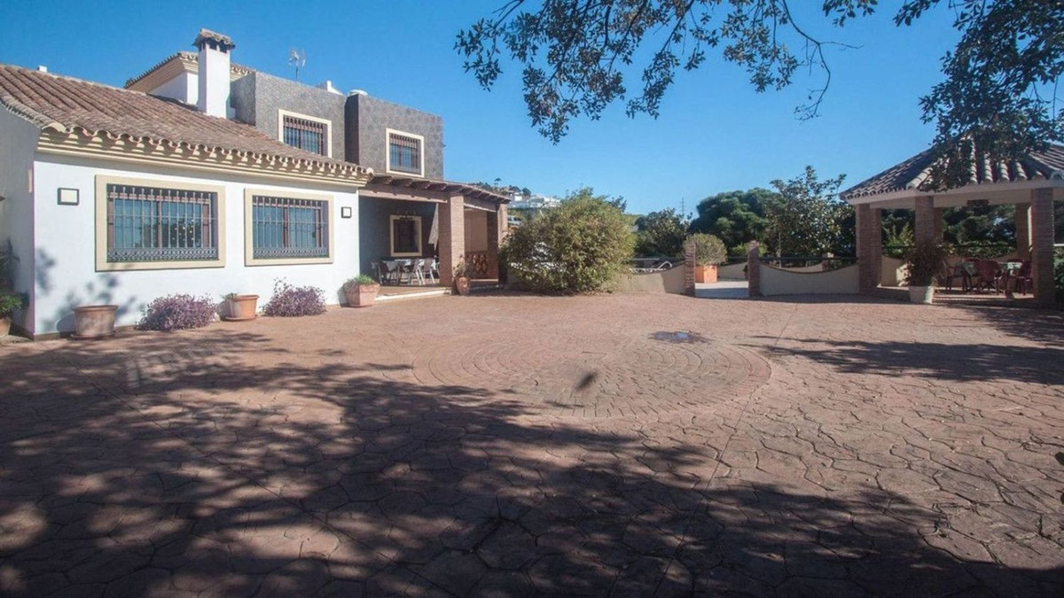 Huis te koop in Estepona | 6 slaapkamers H5361070