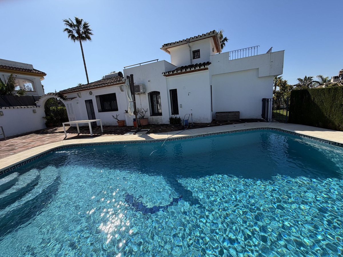 Huis te koop in Estepona | 3 slaapkamers H5361943