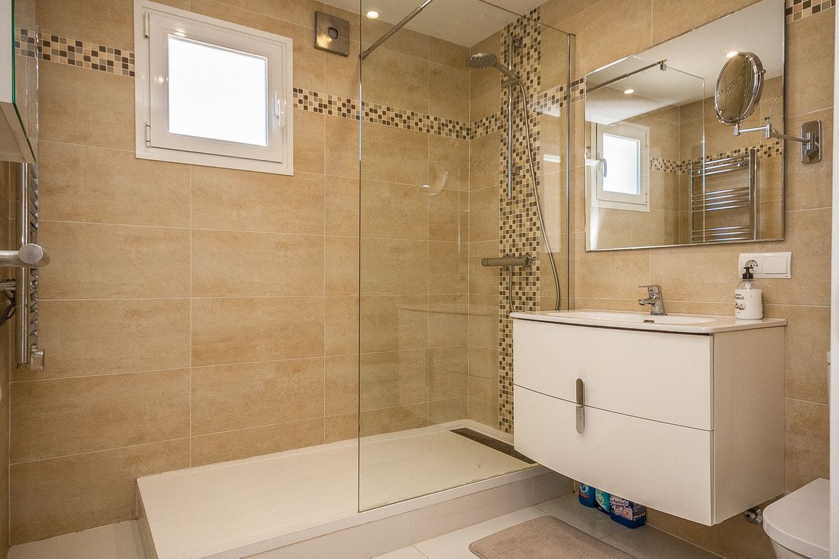 Huis te koop in Estepona | 6 slaapkamers H5362528