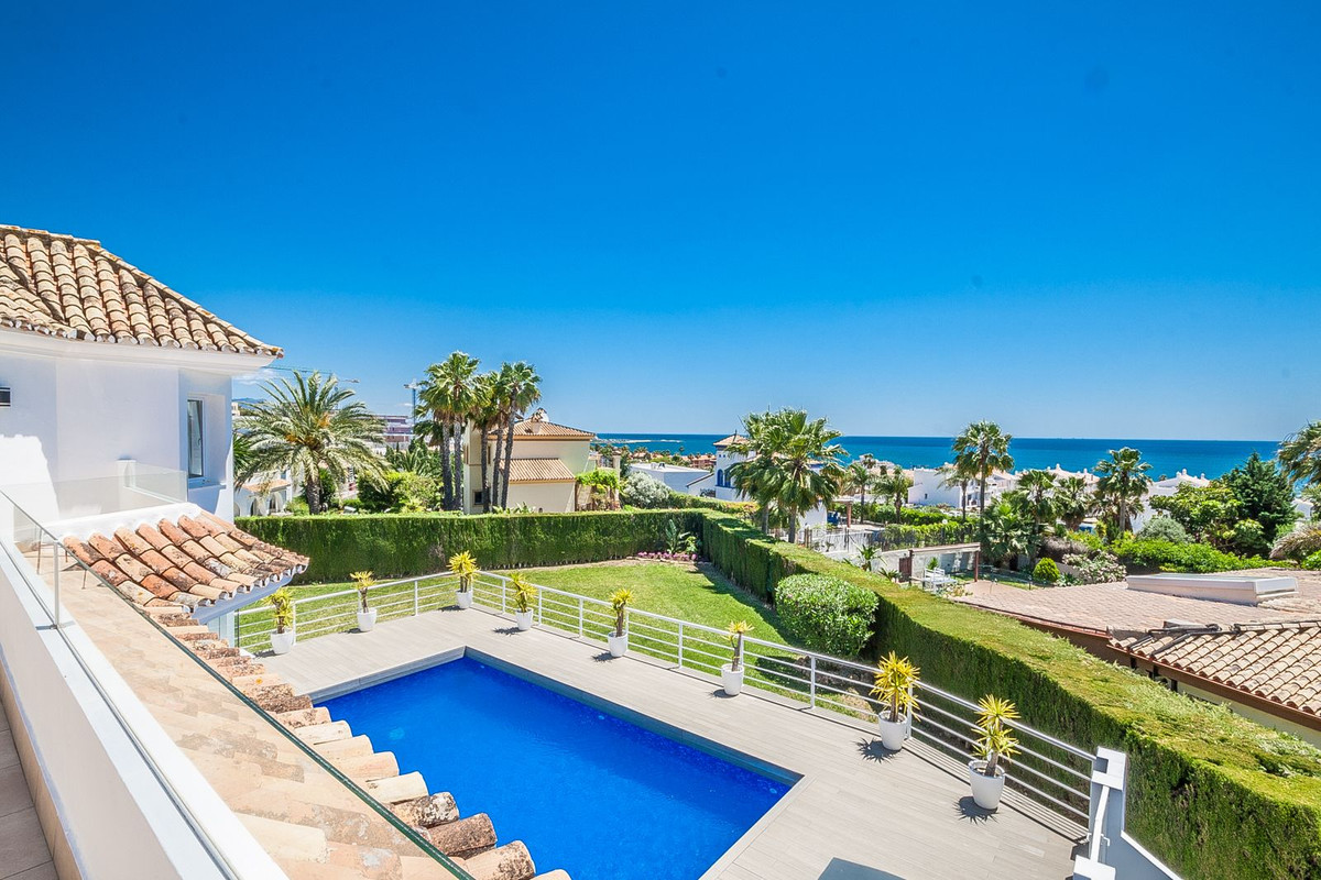 Huis te koop in Estepona | 6 slaapkamers H5362528