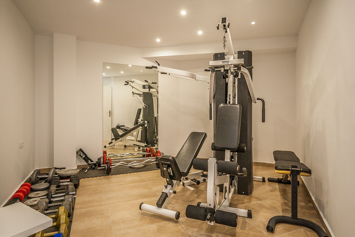 Huis te koop in Estepona | 6 slaapkamers H5362528