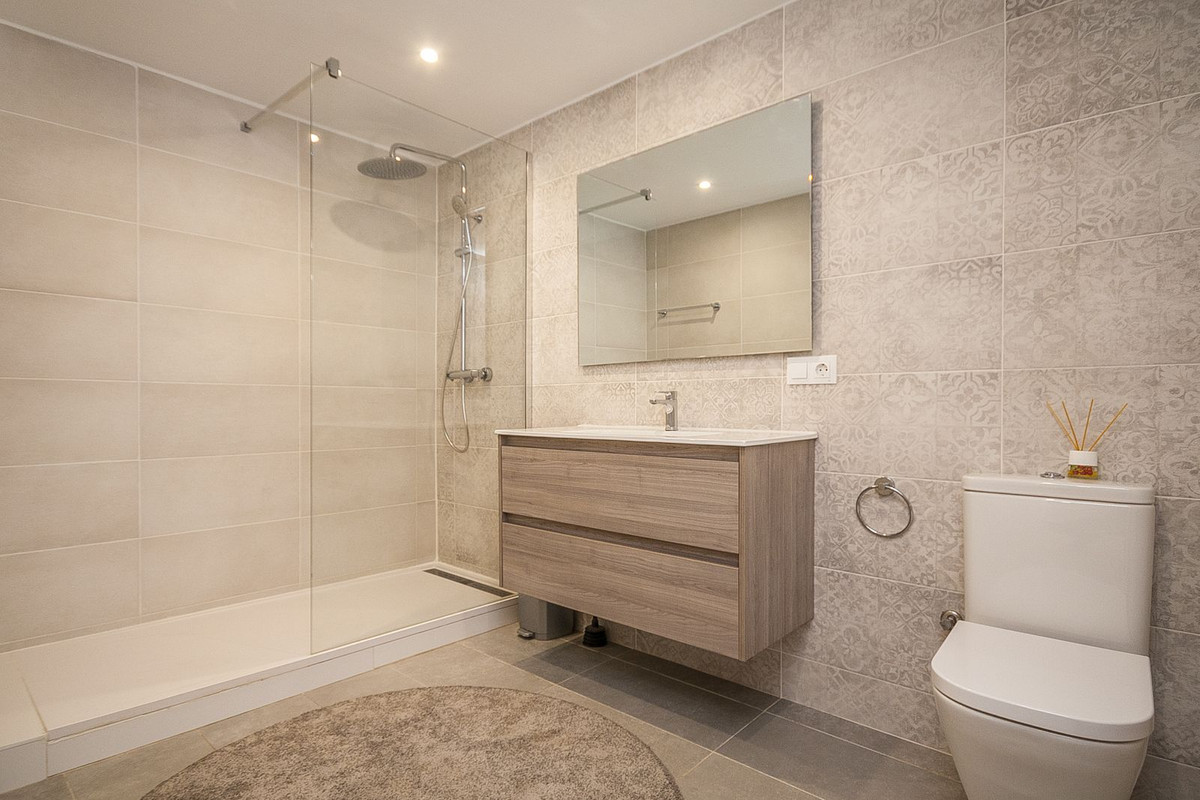 Huis te koop in Estepona | 6 slaapkamers H5362528