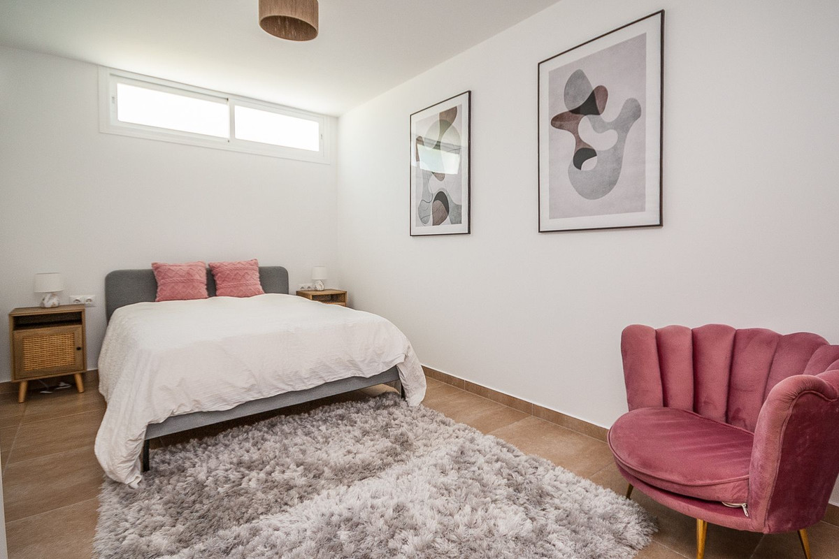 Huis te koop in Estepona | 6 slaapkamers H5362528