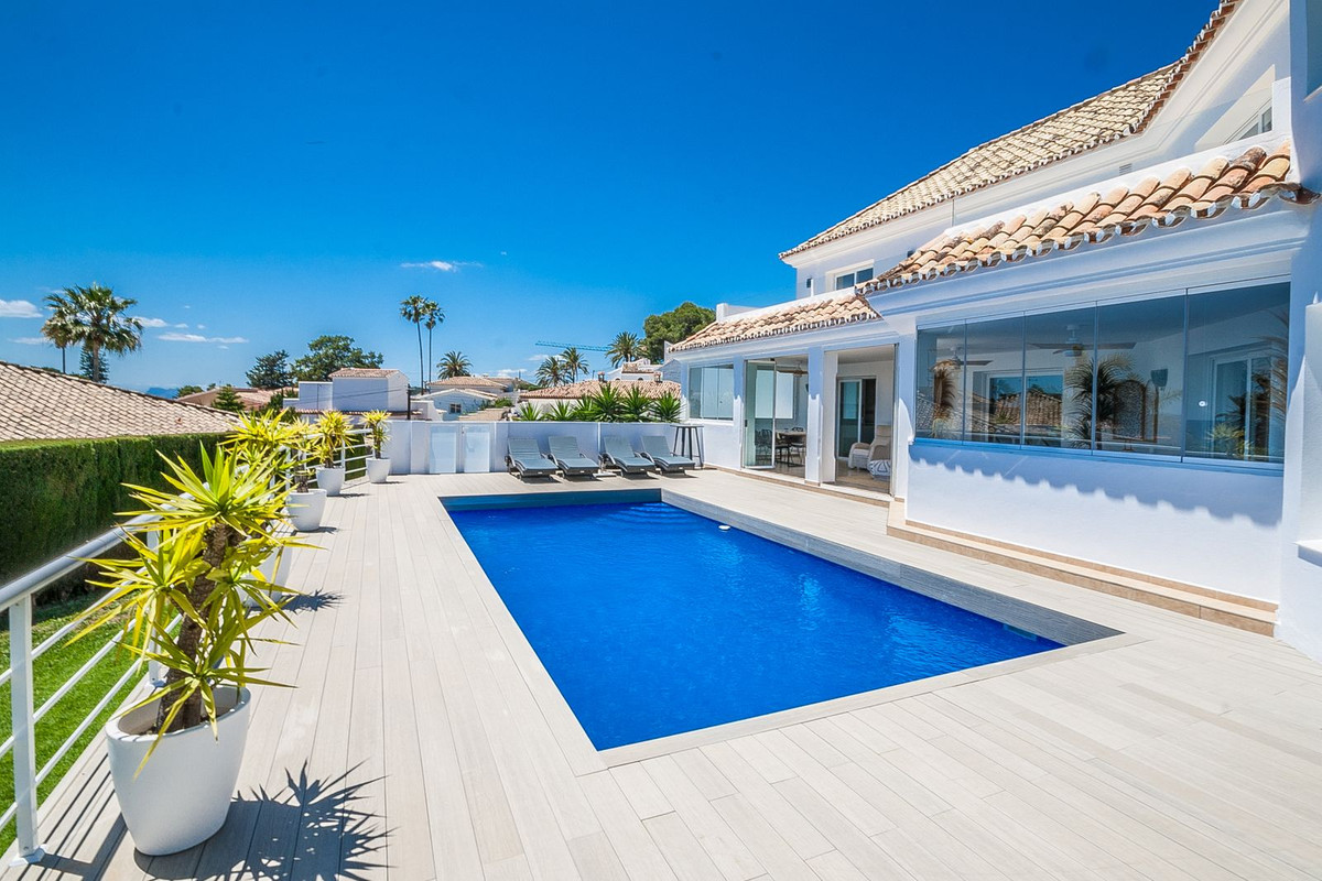 Huis te koop in Estepona | 6 slaapkamers H5362528