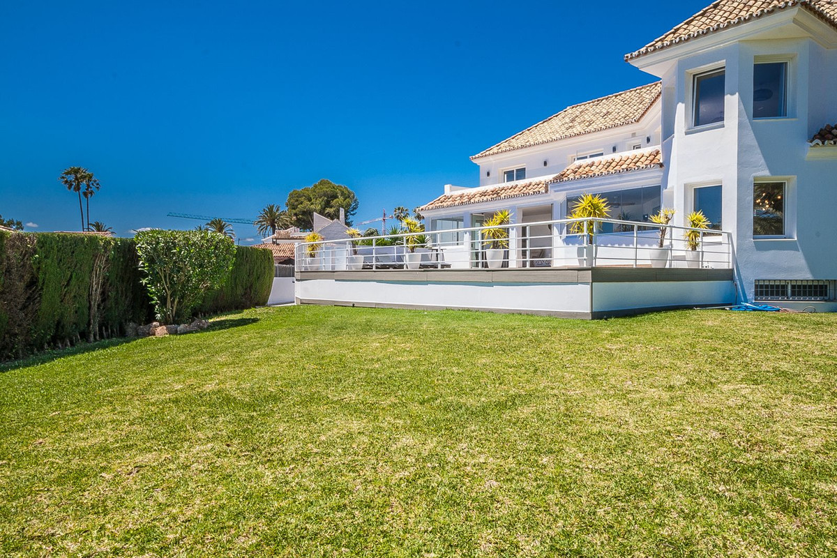 Huis te koop in Estepona | 6 slaapkamers H5362528