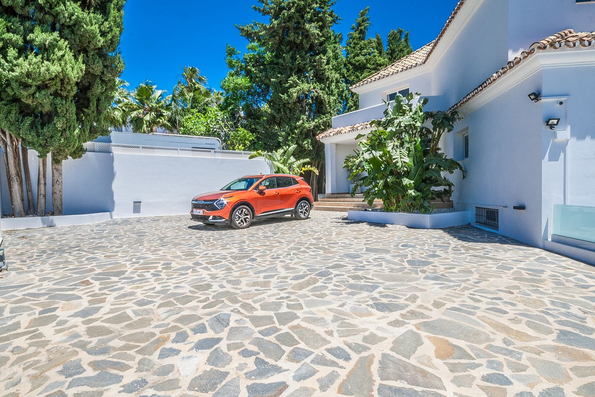 Huis te koop in Estepona | 6 slaapkamers H5362528