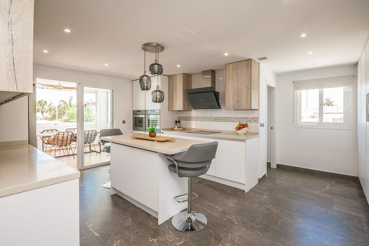 Huis te koop in Estepona | 6 slaapkamers H5362528