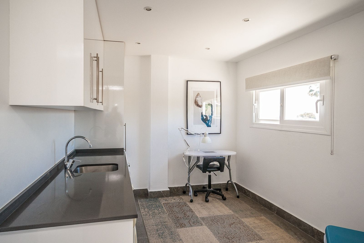 Huis te koop in Estepona | 6 slaapkamers H5362528