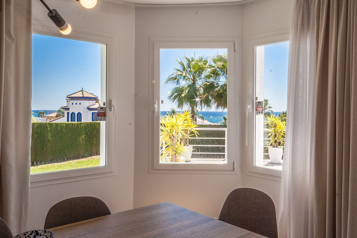 Huis te koop in Estepona | 6 slaapkamers H5362528