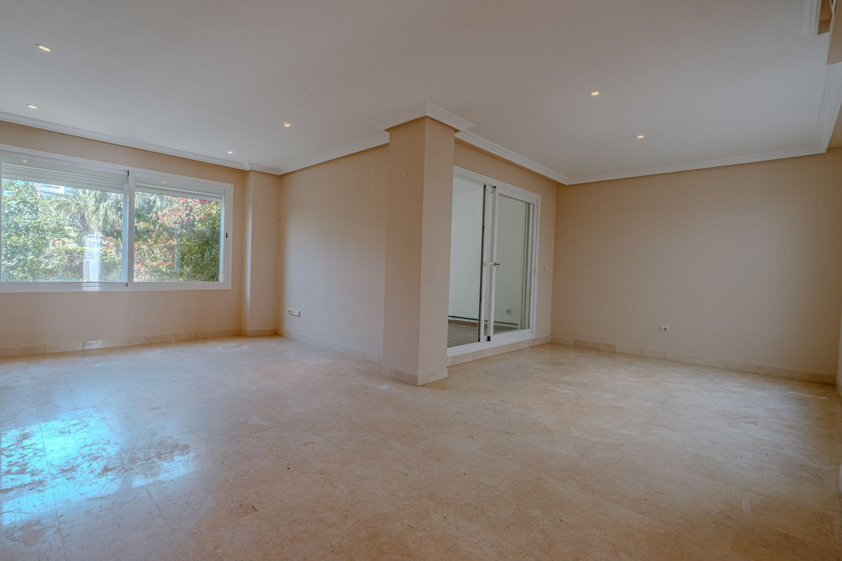 Huis te koop in Estepona | 3 slaapkamers H5363953