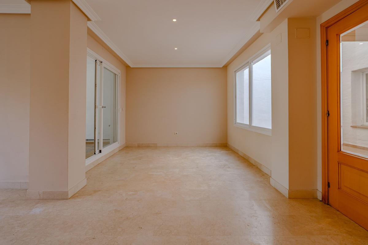 Huis te koop in Estepona | 3 slaapkamers H5363953