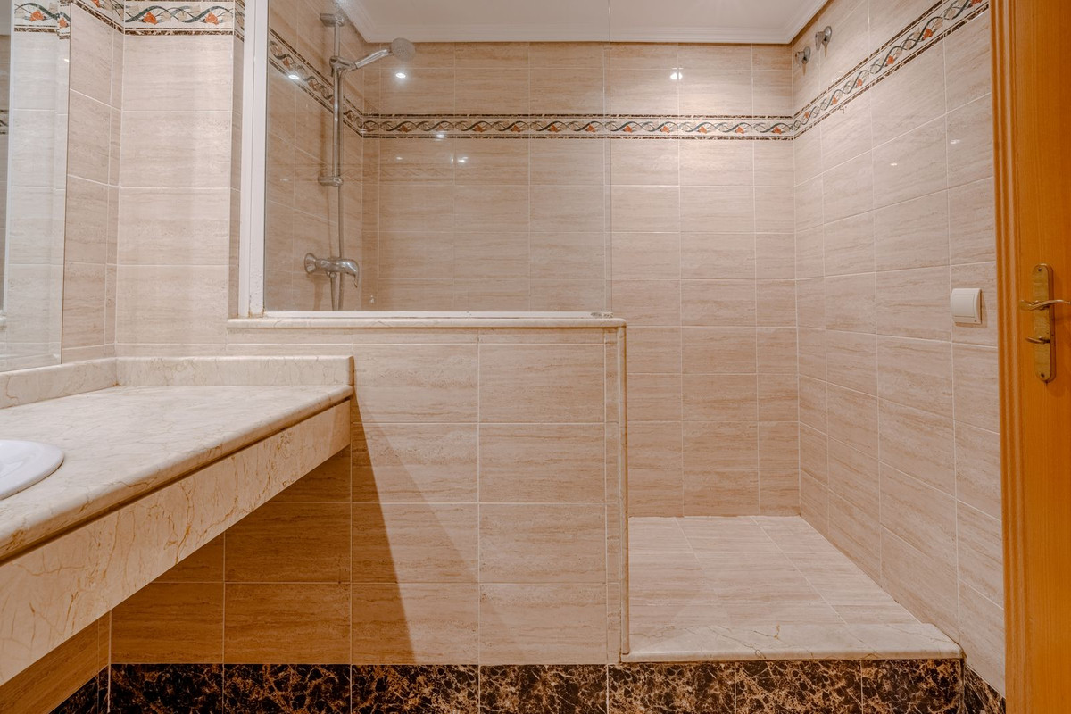 Huis te koop in Estepona | 3 slaapkamers H5363953