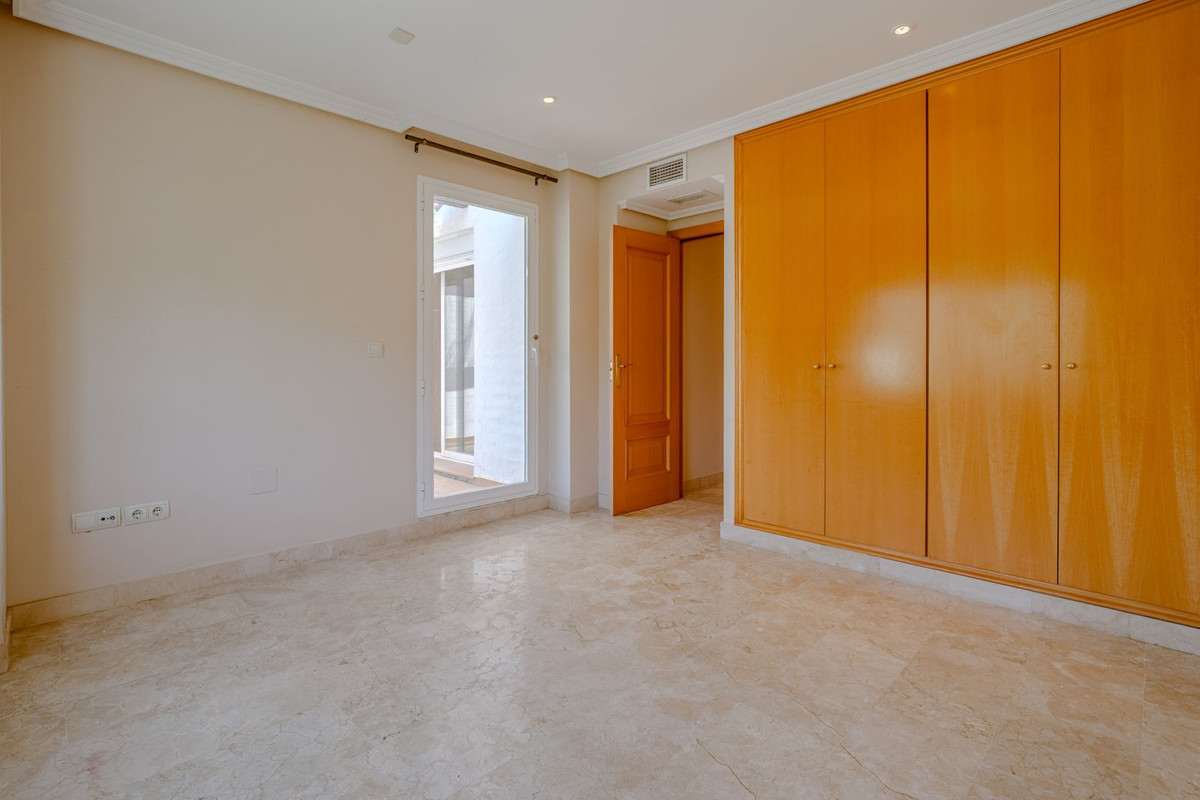 Huis te koop in Estepona | 3 slaapkamers H5363953