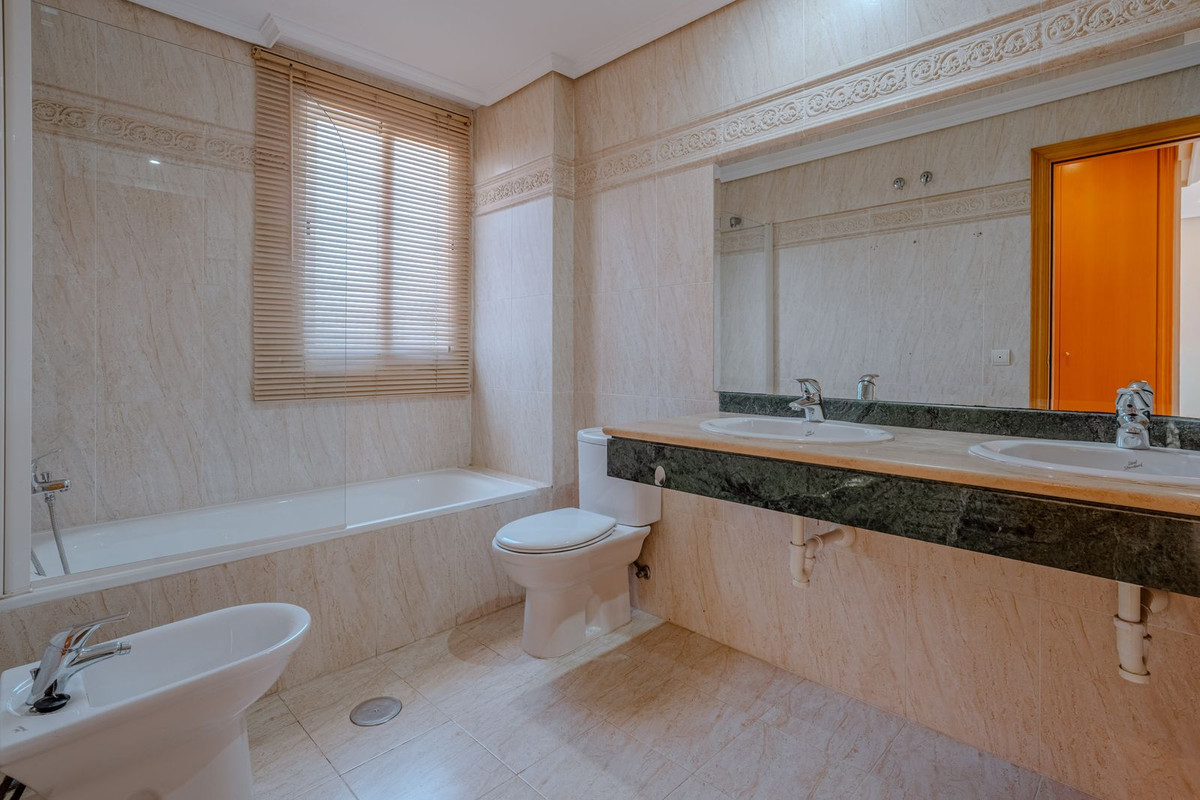 Huis te koop in Estepona | 3 slaapkamers H5363953