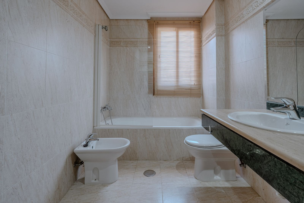 Huis te koop in Estepona | 3 slaapkamers H5363953