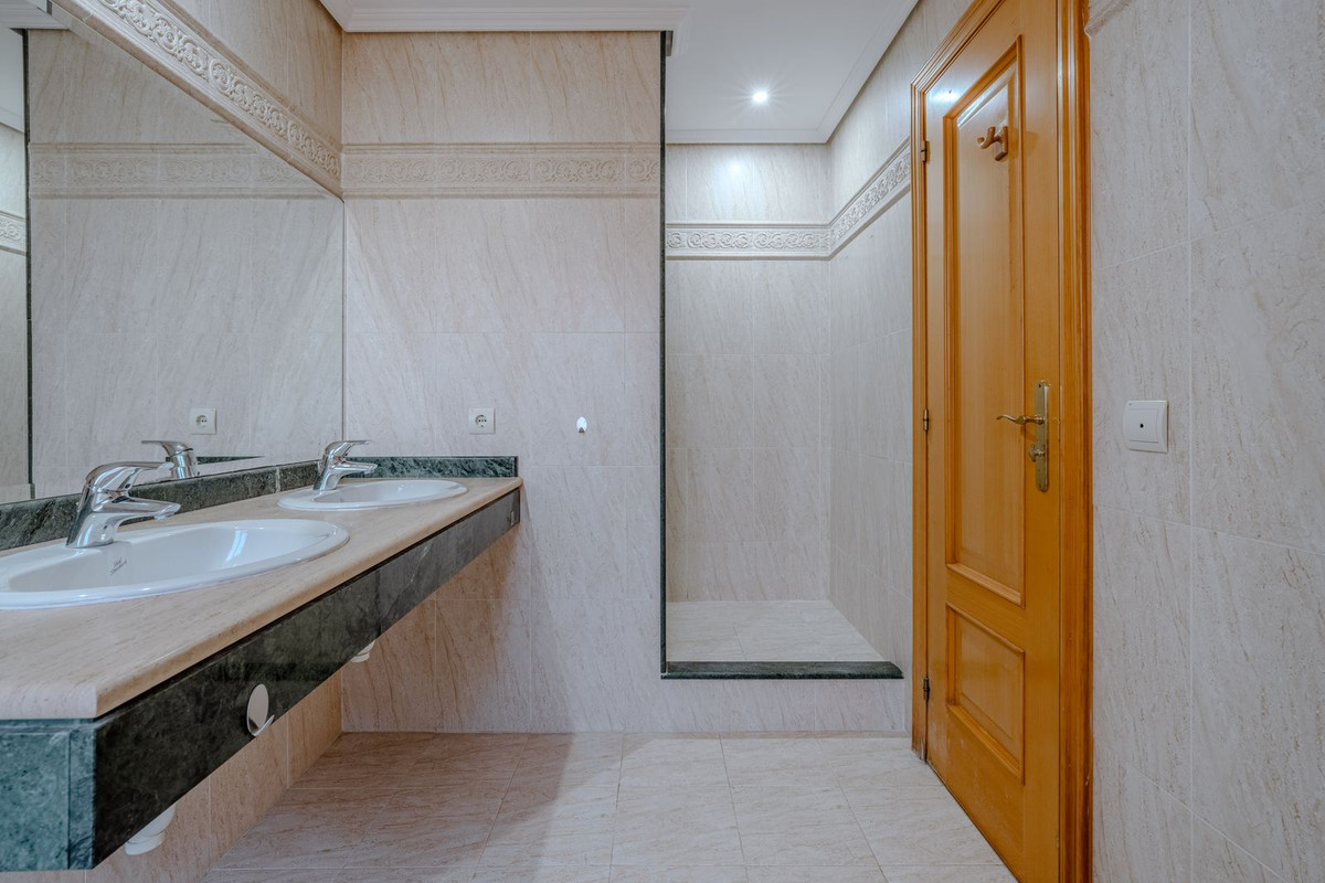 Huis te koop in Estepona | 3 slaapkamers H5363953