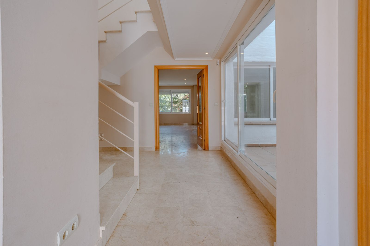 Huis te koop in Estepona | 3 slaapkamers H5363953