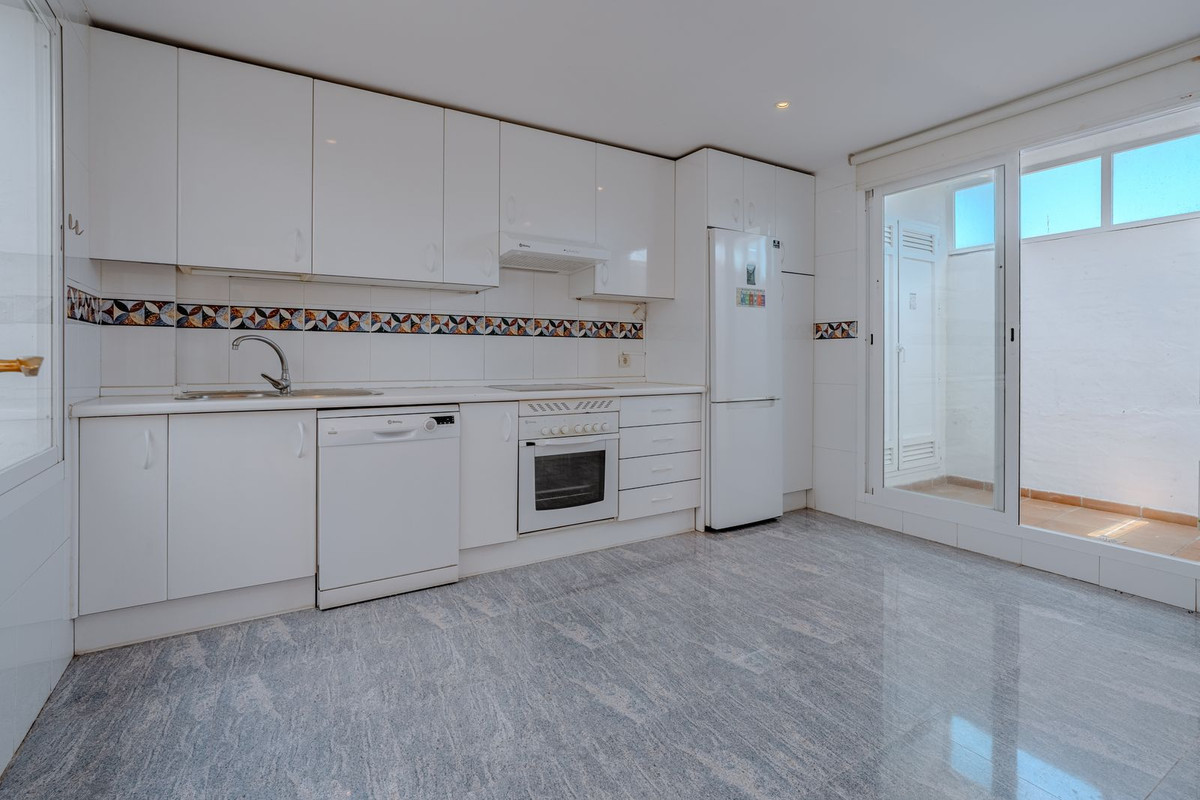 Huis te koop in Estepona | 3 slaapkamers H5363953