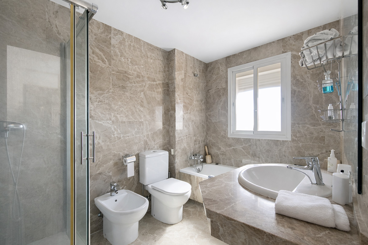 Huis te koop in Estepona | 3 slaapkamers H5364301