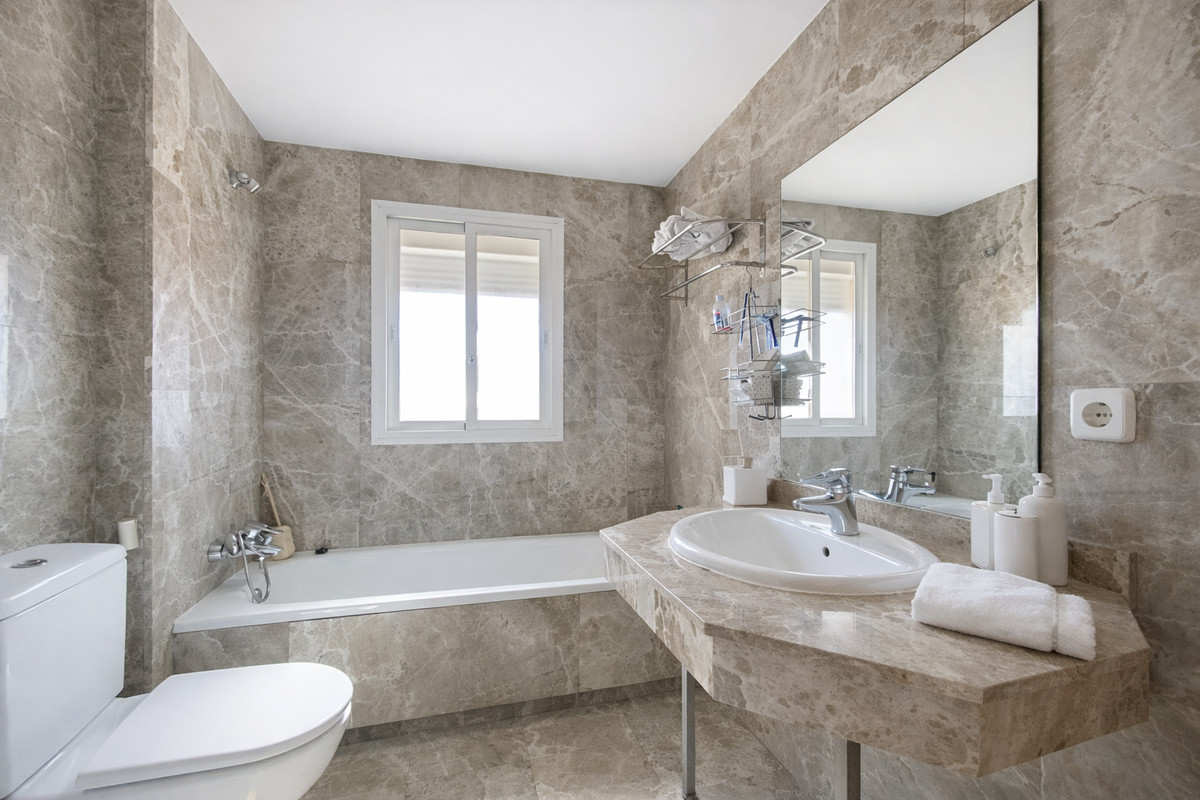 Huis te koop in Estepona | 3 slaapkamers H5364301