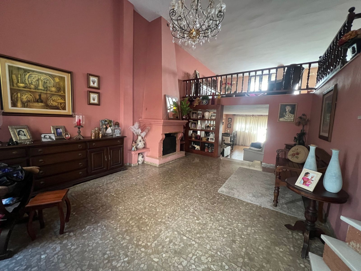 Huis te koop in Estepona | 6 slaapkamers H5365291