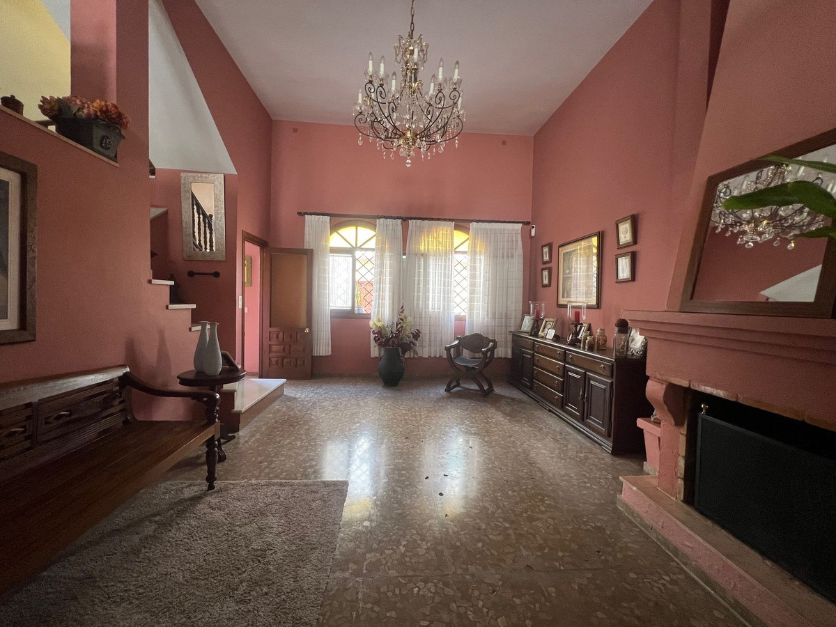 Huis te koop in Estepona | 6 slaapkamers H5365291