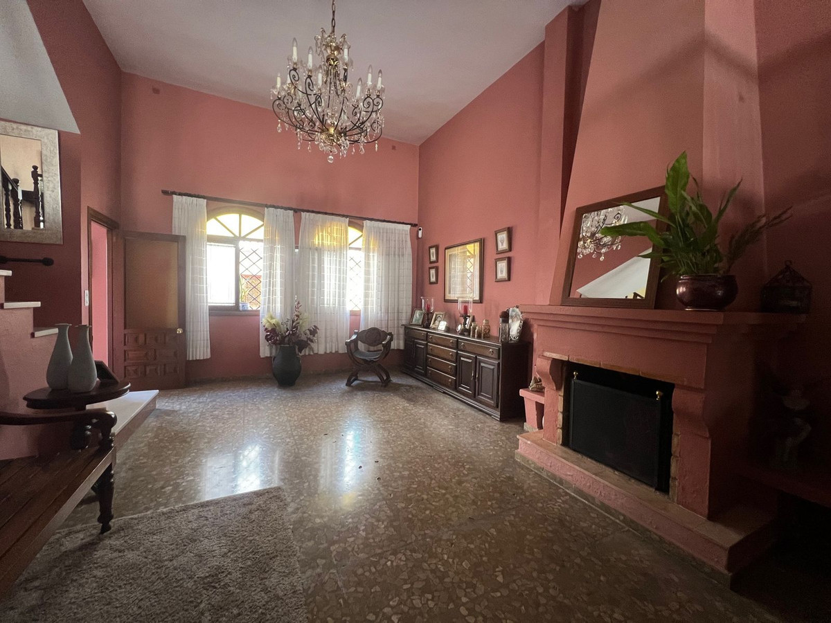 Huis te koop in Estepona | 6 slaapkamers H5365291