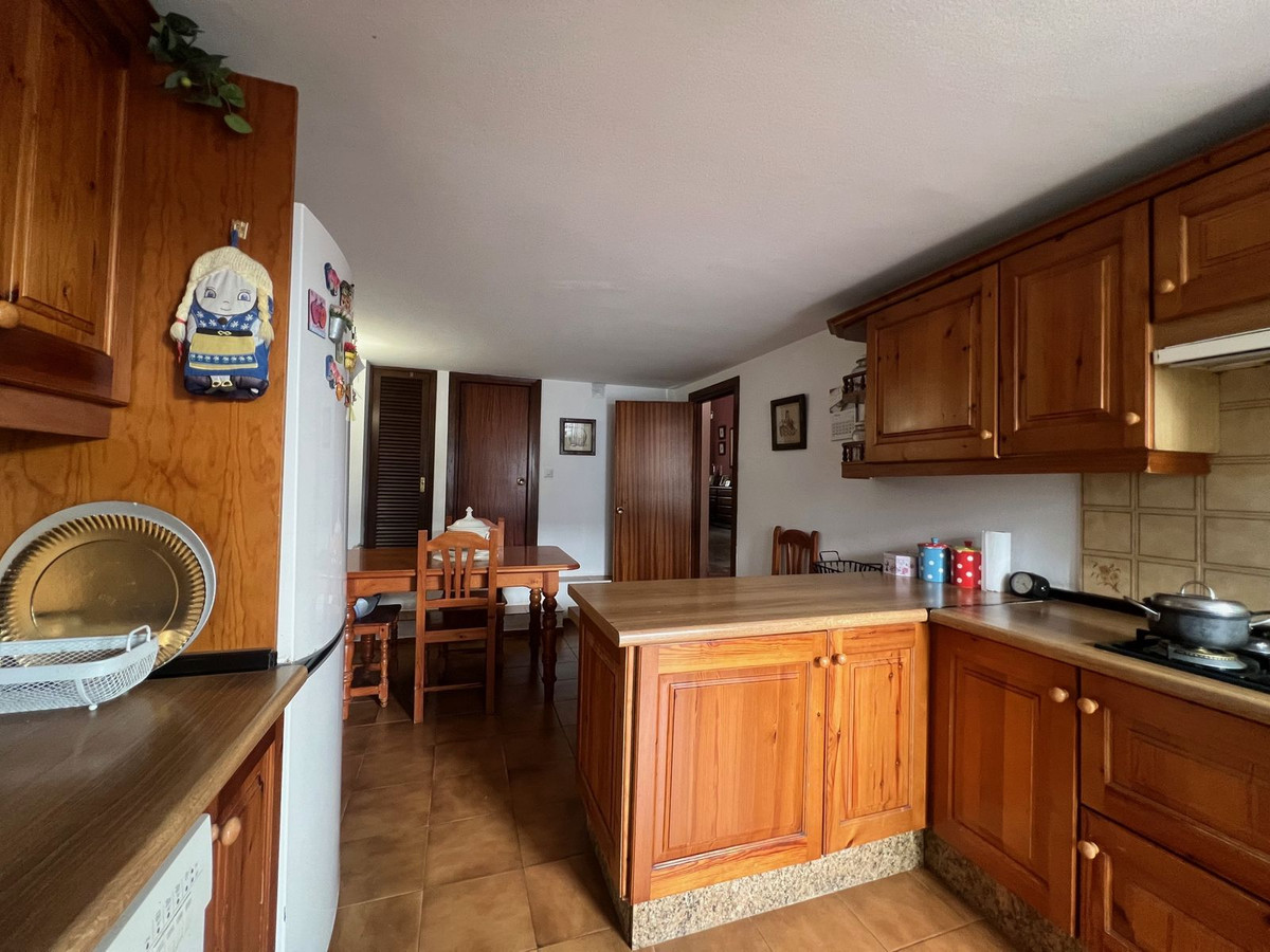 Huis te koop in Estepona | 6 slaapkamers H5365291