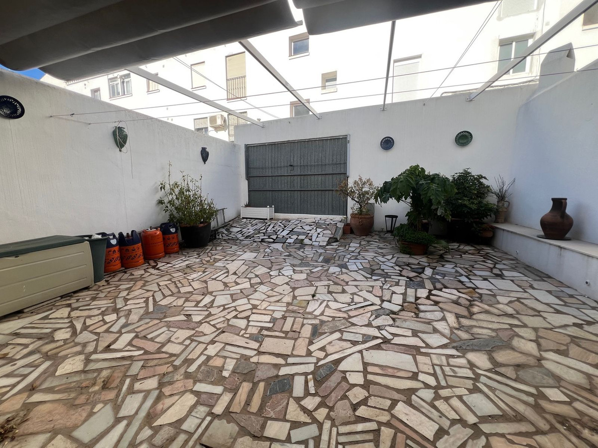 Huis te koop in Estepona | 6 slaapkamers H5365291