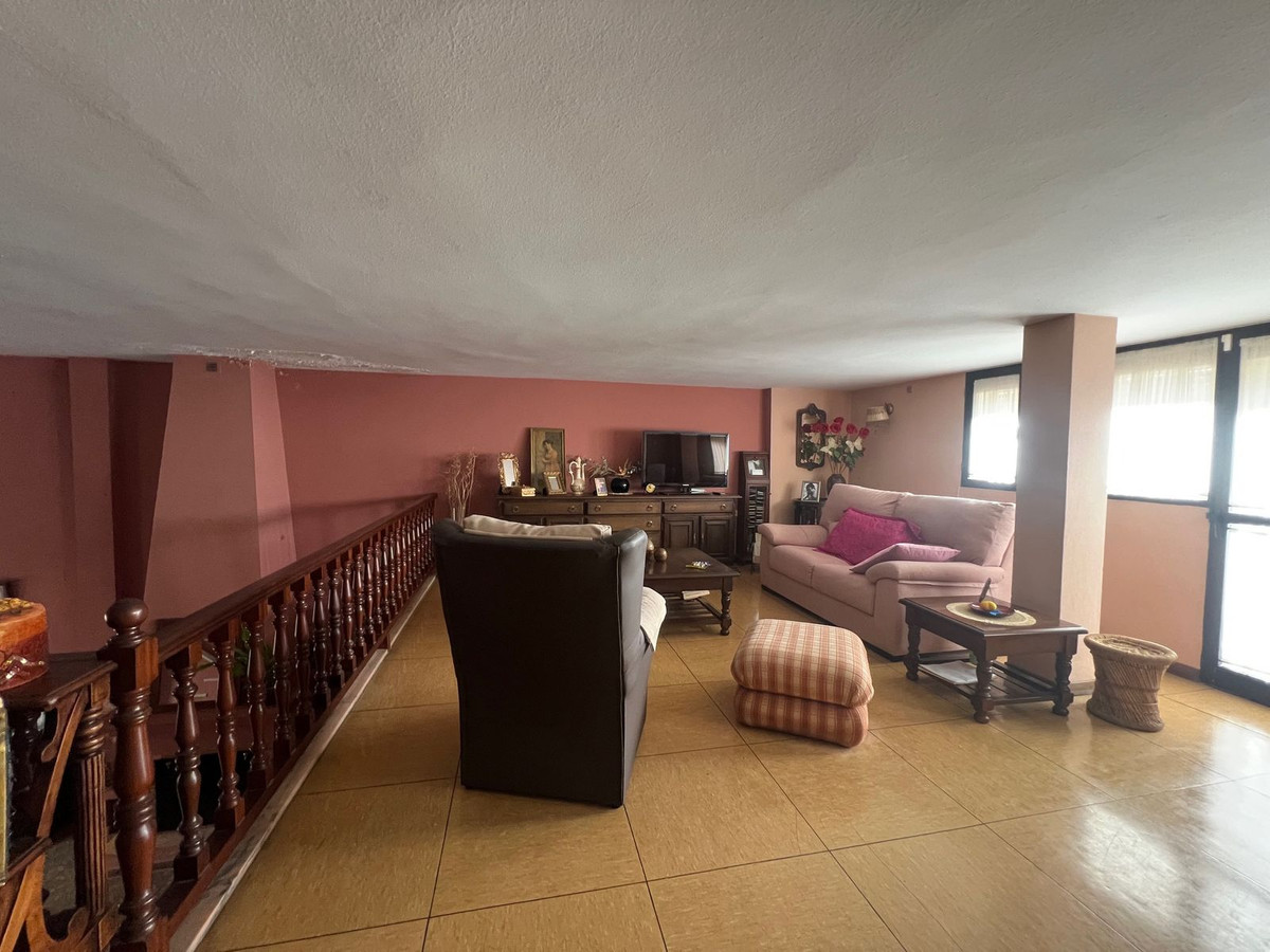 Huis te koop in Estepona | 6 slaapkamers H5365291